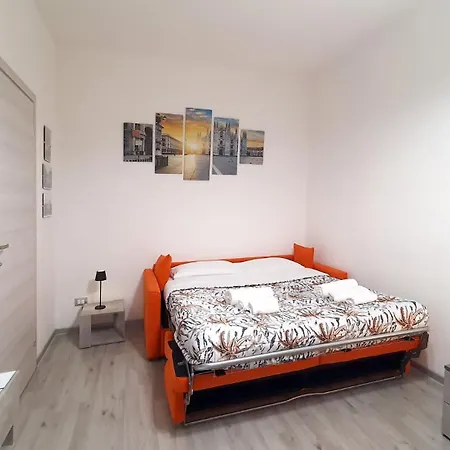 - La Casa Di Ila * Milan