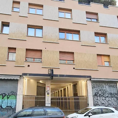 - La Casa Di Ila Milan